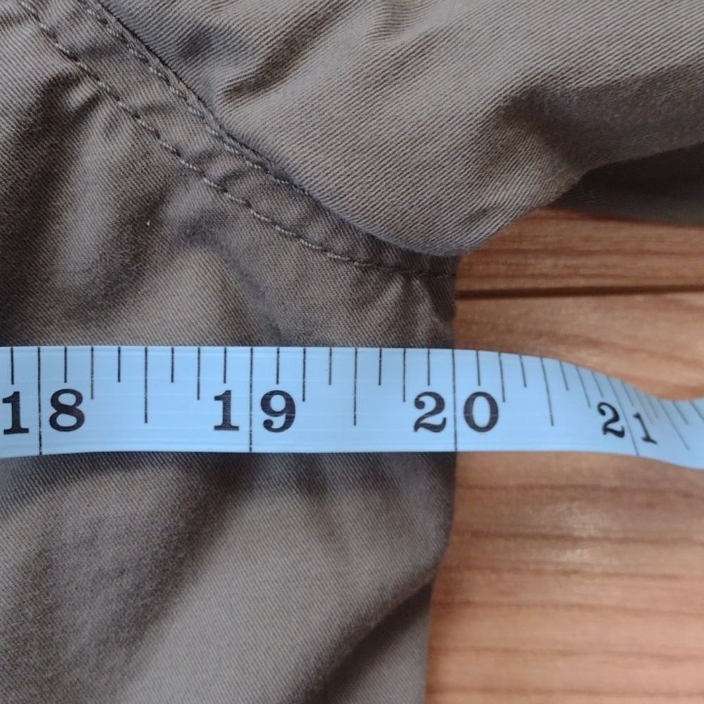 L.L. Bean Olive Green Utility Jacket with Faux Fur Lining Size Medium - Picture 11 of 12